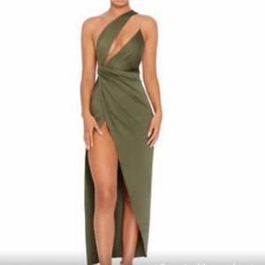 Oh polly dress. Dress is beautiful but it fit me to big